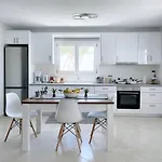 Nostos Apartment *